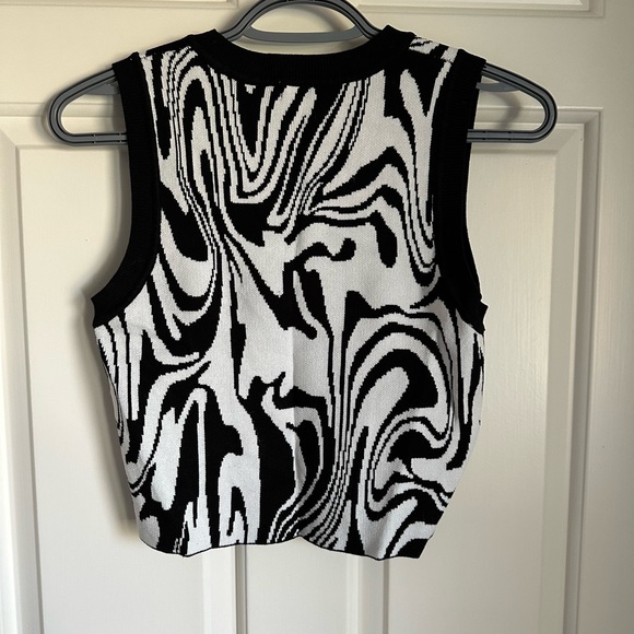 Garage Sweater - Picture 3 of 4